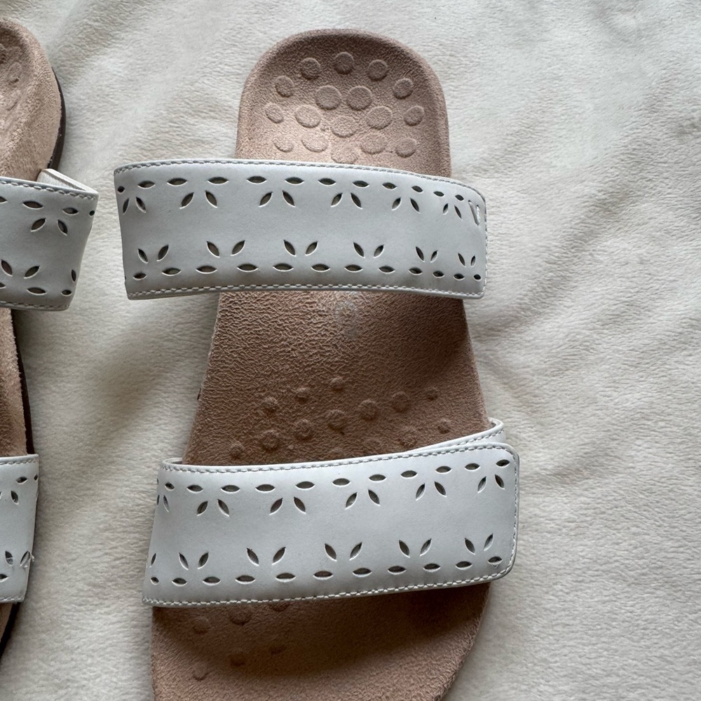Vionic sandals - Picture 2 of 5